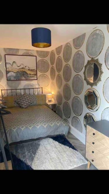 Spacious Semi-Detached Southsea House, Free Parking On Drive Portsmouth Exterior foto