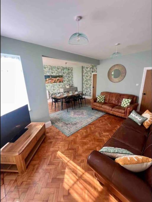Spacious Semi-Detached Southsea House, Free Parking On Drive Portsmouth Exterior foto